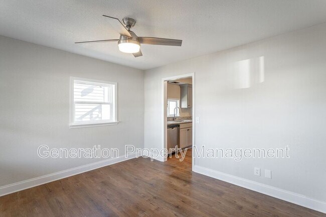 Building Photo - 1902 S Watkins St