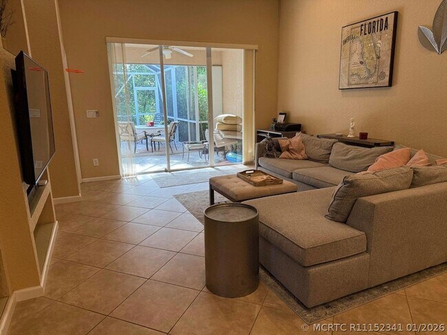 Building Photo - 328 W Coral Trace Cir
