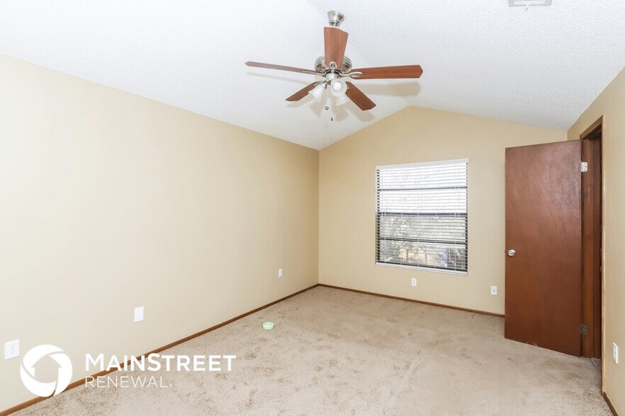Building Photo - 1616 Clover Cir