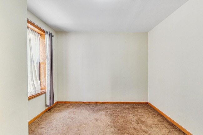 Building Photo - 838 N State St