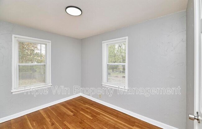 Building Photo - 10128 Ashbrook Dr