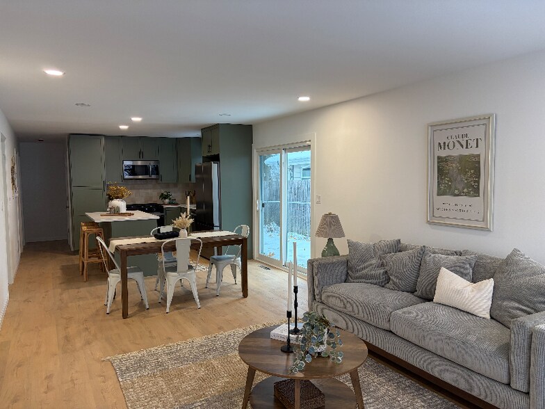 Building Photo - 1524 Pewaukee Rd