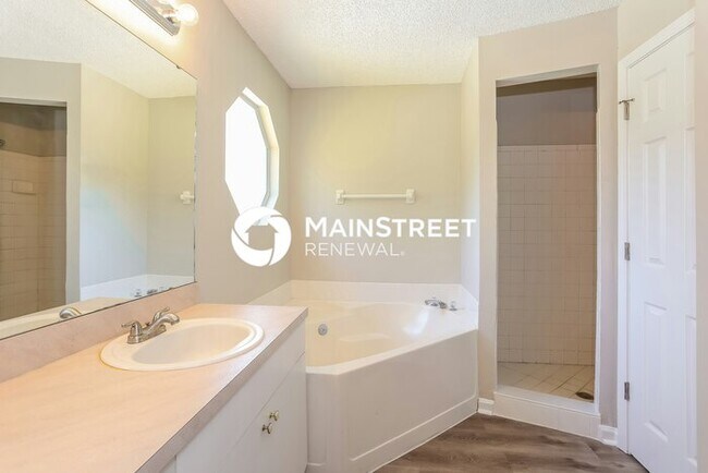 Building Photo - 3 Bedroom Pet-Friendly Home in Jacksonvill...