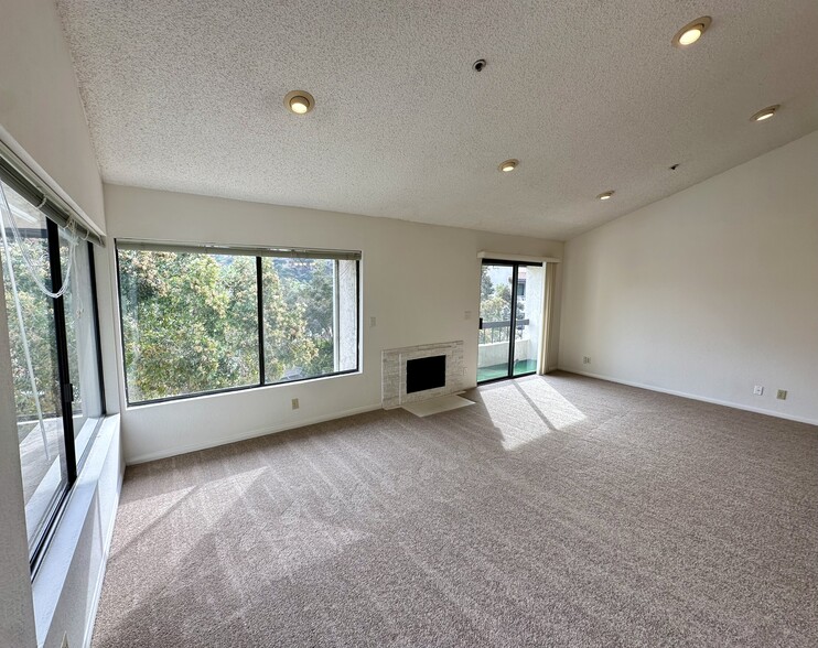 Building Photo - 5745 Friars Rd
