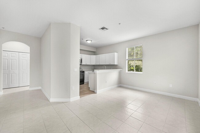 Building Photo - 1008 Shoma Dr