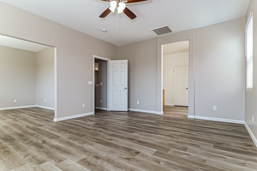 Building Photo - 7247 West Alta Vista Road