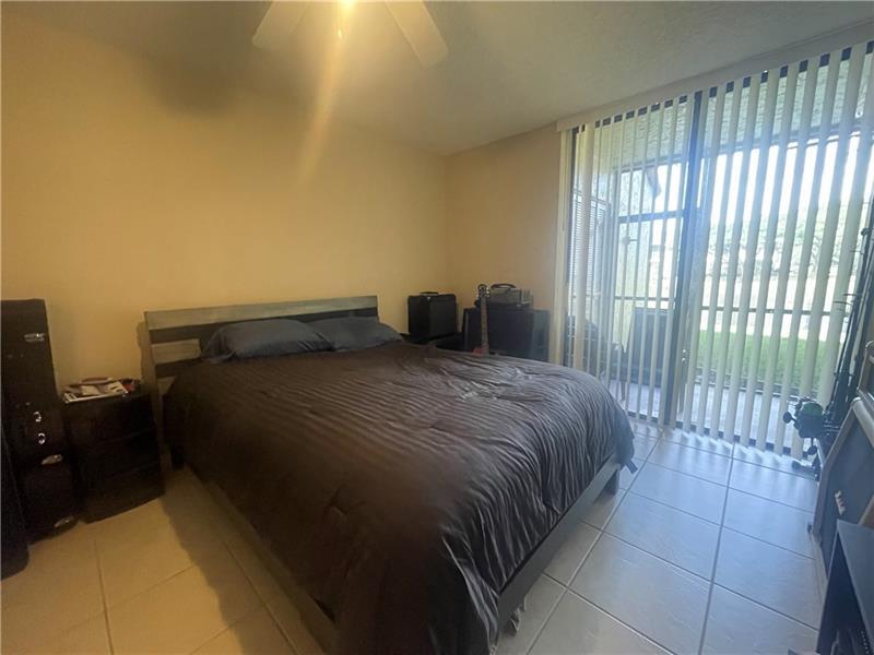 Building Photo - 2448 NW 49th Ter