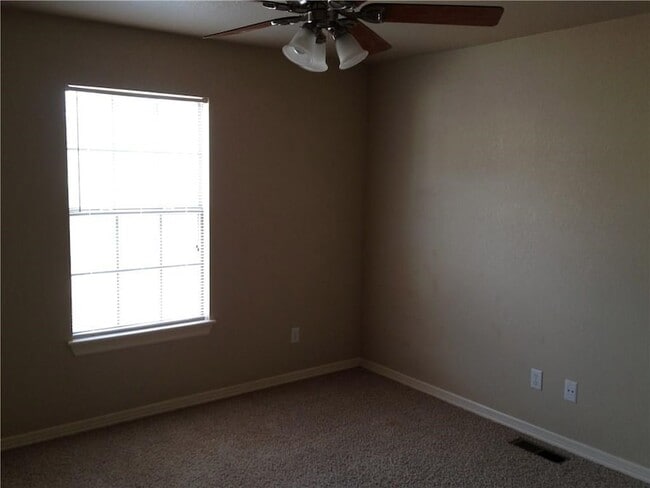 Building Photo - 195 S Pinyon Point