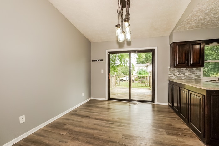 Building Photo - 371 Shenandoah Blvd