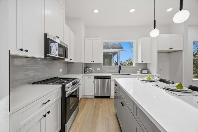 Building Photo - 2012 Yates St