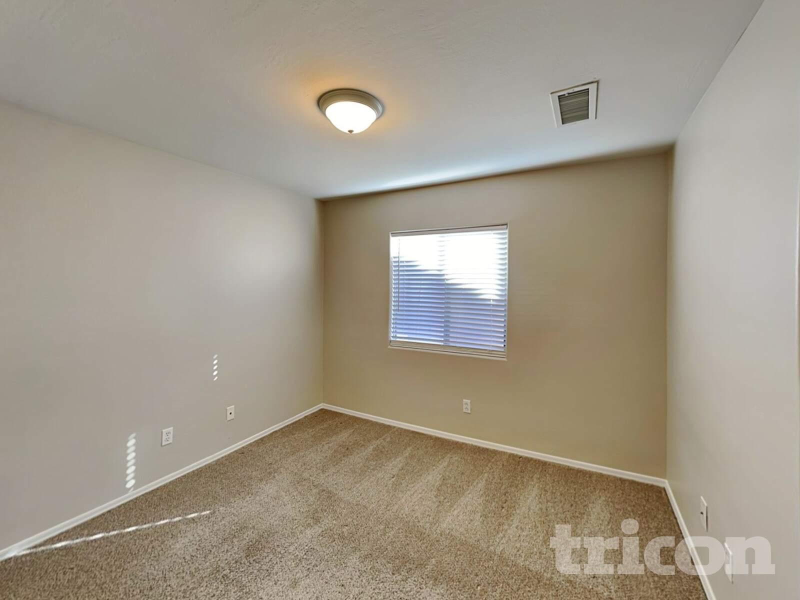 Building Photo - 5206 W Pecan Rd