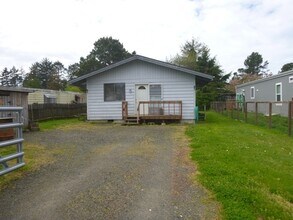 Building Photo - 2bd 1ba W/Fenced Yard