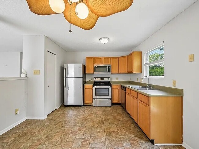 Building Photo - 11355 Congaree Way