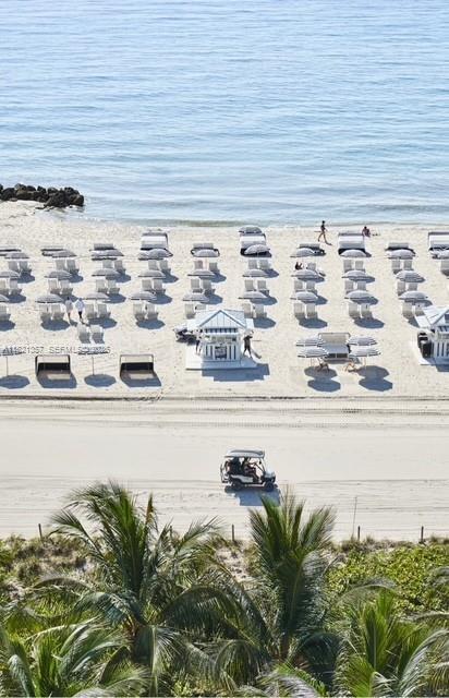 Building Photo - 2899 Collins Ave