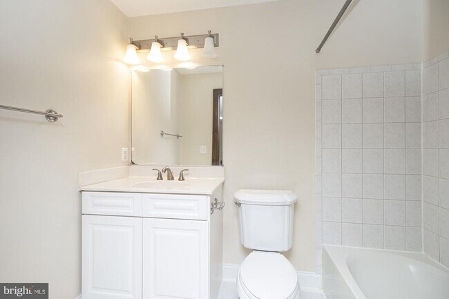 Building Photo - 1324 Race St