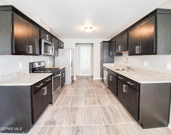 Building Photo - 12004 Mesquite Thorn Dr