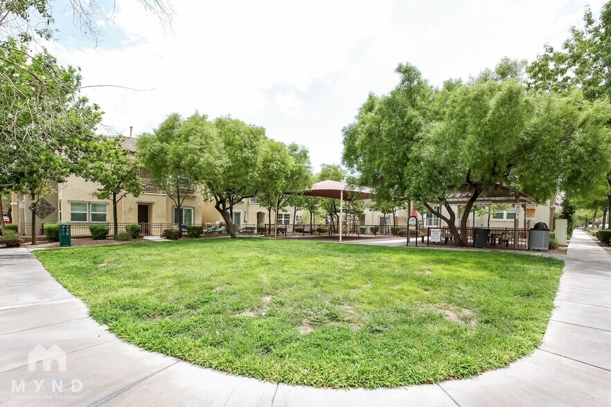 Building Photo - 7608 Tiffany Lamp Ct