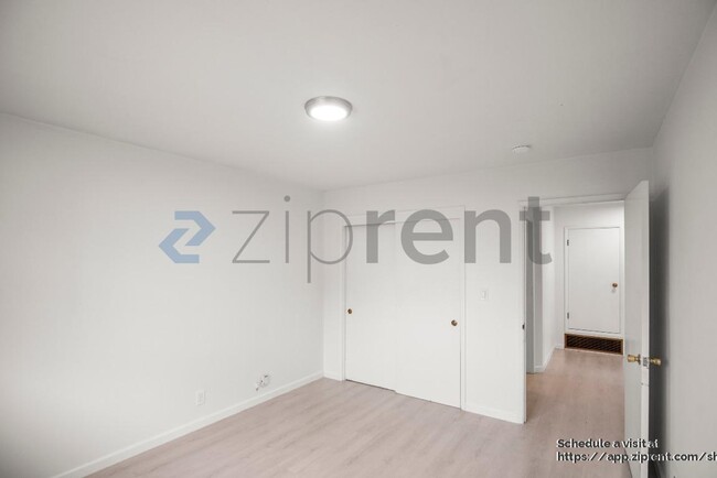 Building Photo - 836 El Camino Real