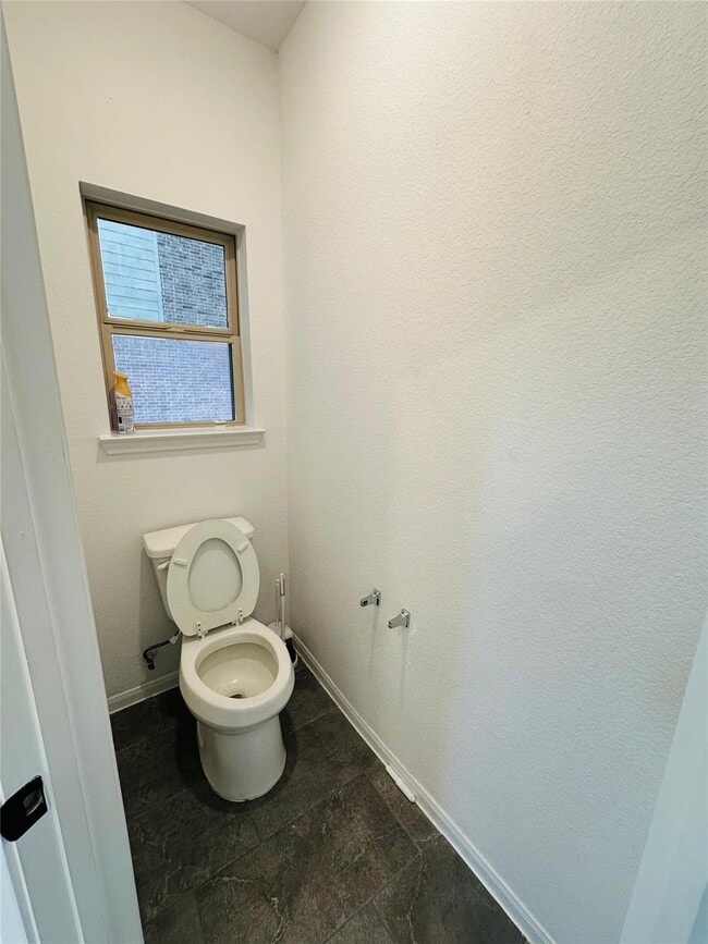 Building Photo - 2419 Humble Wy