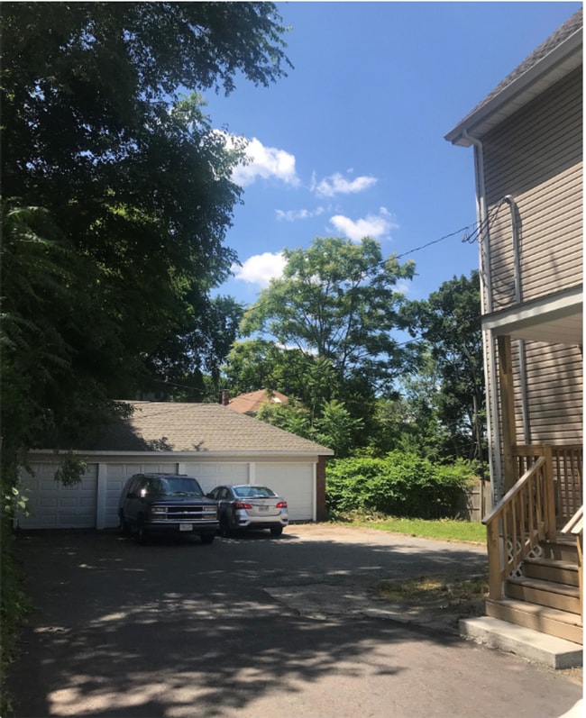 Building Photo - 35 Vinton St