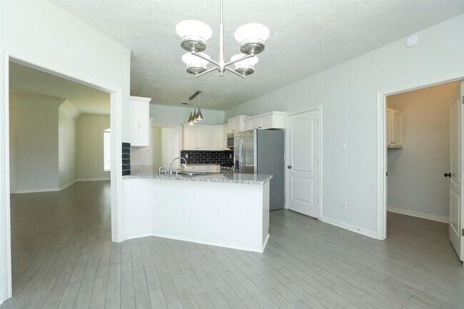 Building Photo - 24603 Haigshire Dr