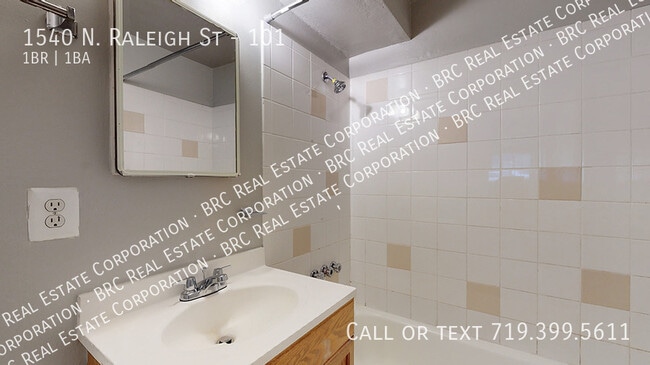 Building Photo - 1540 N Raleigh St