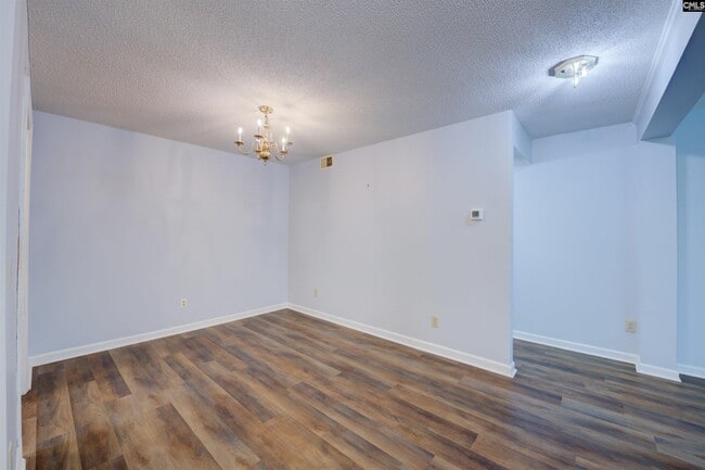 Building Photo - 106 Huntcliff Dr