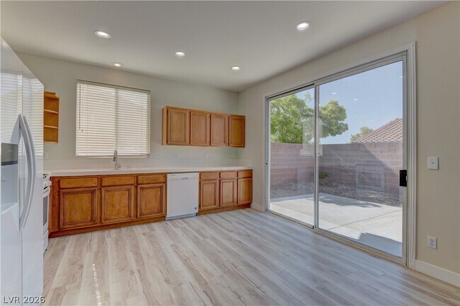Building Photo - 10517 W Pergola Peak Ave