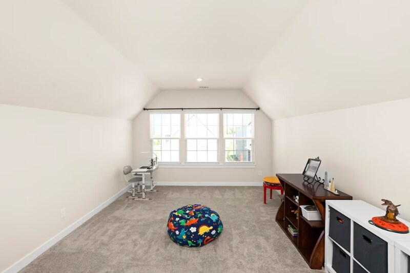 Building Photo - 8209 Warbler Wy