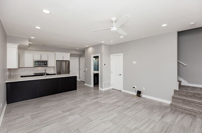 Building Photo - GREAT LOCATION!! 3 Bedroom, 2.5 Bathroom Townhome in Waukee!