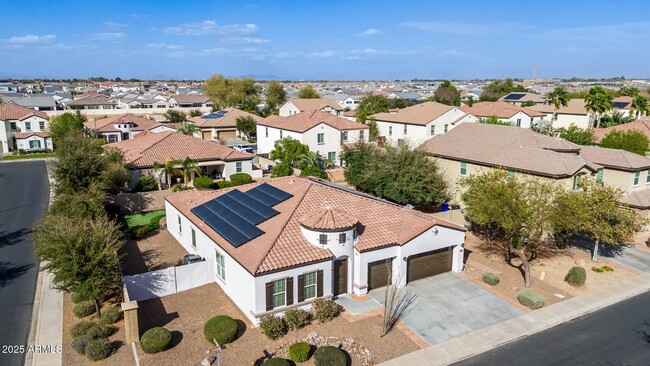 Building Photo - Stunning 4 bedroom, 3 bathroom home in the desirable community of Avian Trails!!