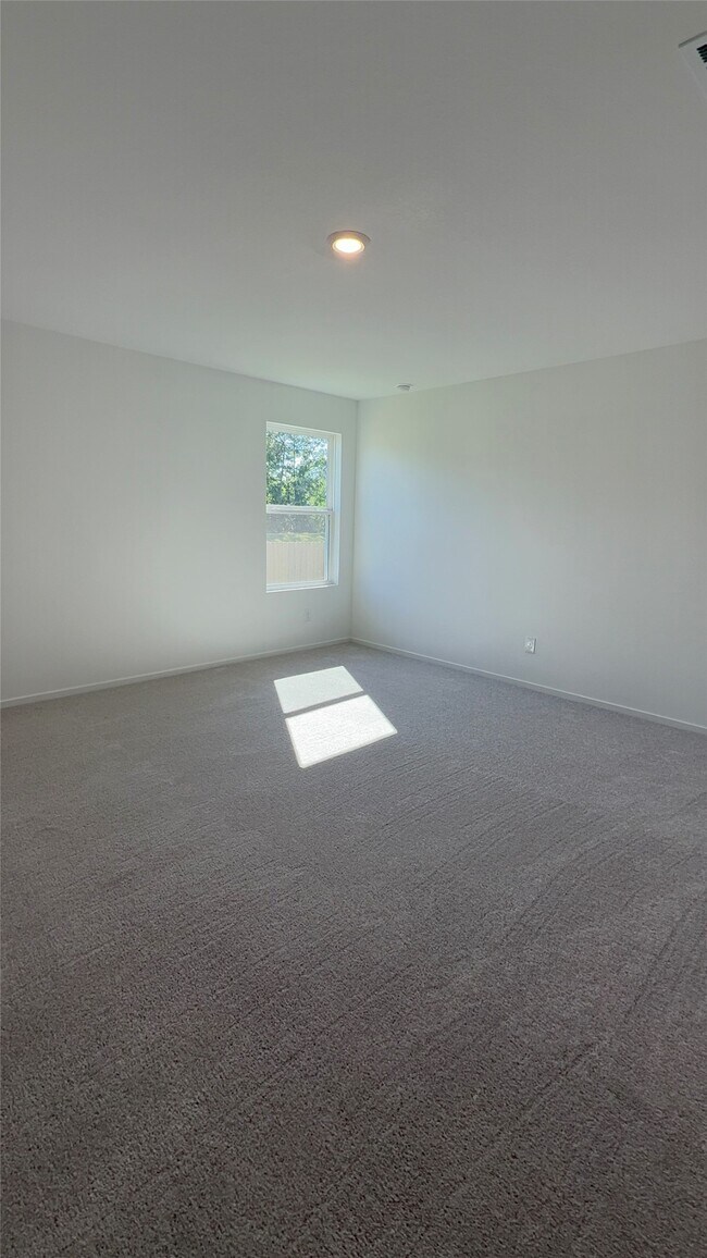 Building Photo - 327 Parkin Ct