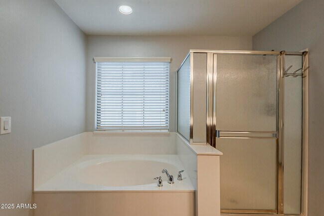 Building Photo - 4592 E Gleneagle Dr