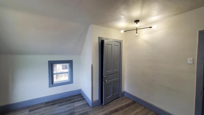 Building Photo - 2057 Switzer Ave