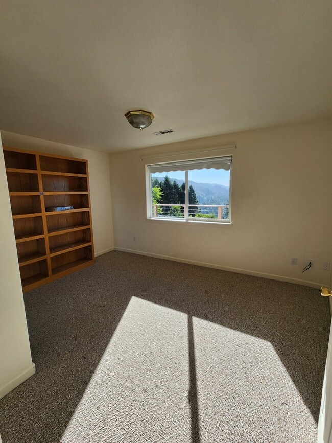 Building Photo - 97671 Marina Heights Loop