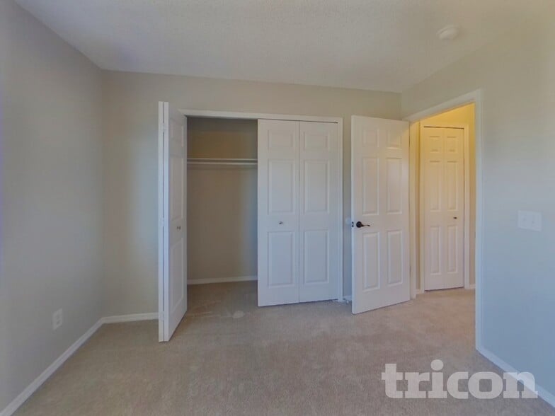 Building Photo - 862 Marshall Dr