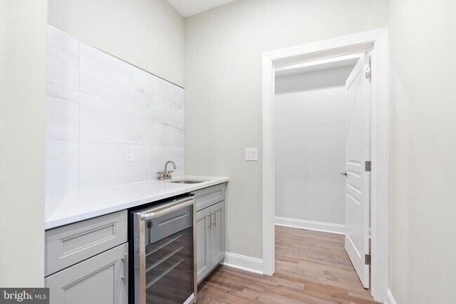 Building Photo - 1752 N 27th St