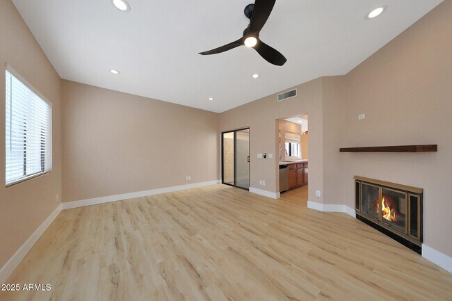 Building Photo - 4653 W Dublin St