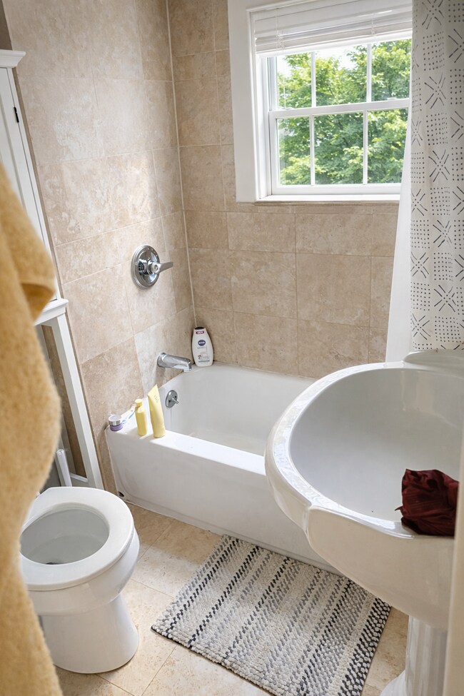 Building Photo - 550 Fell St