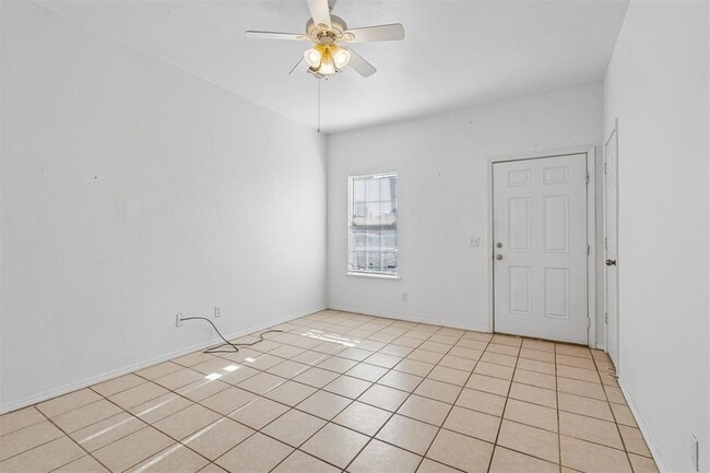 Building Photo - 1021 Shady Creek Cir
