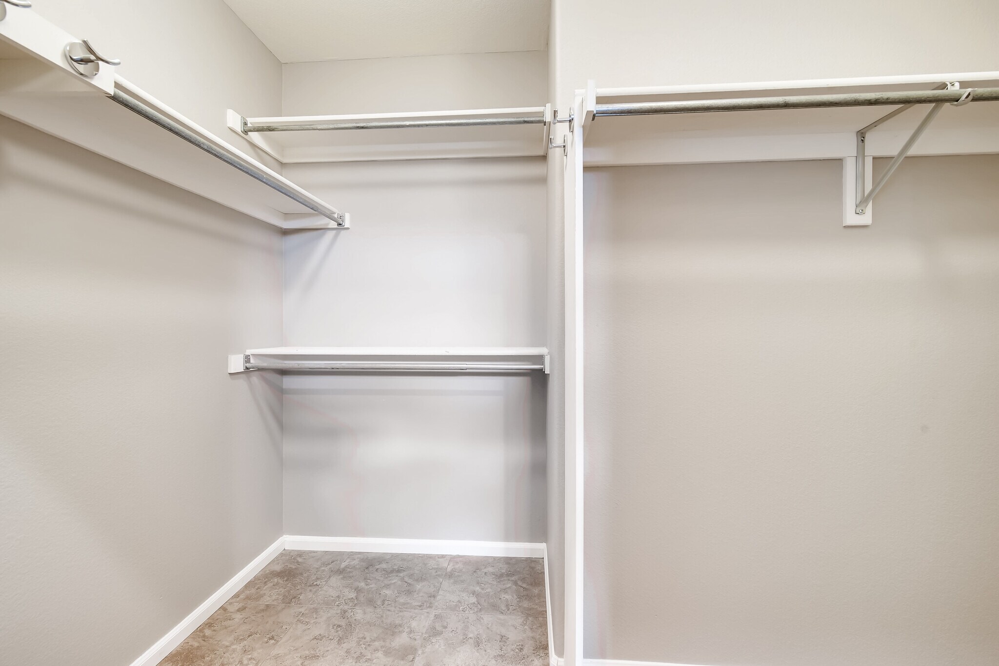 Building Photo - 3246 Astorbrook Way