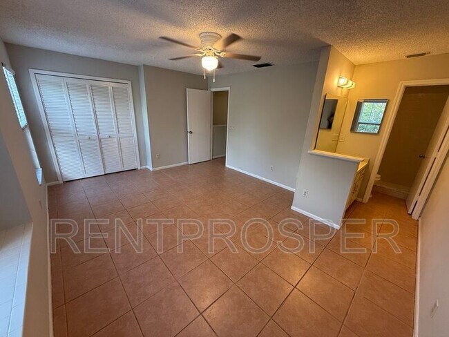 Building Photo - 4435 Brook Hollow Cir