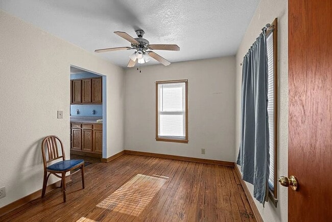 Building Photo - 2025 S Bluff Blvd