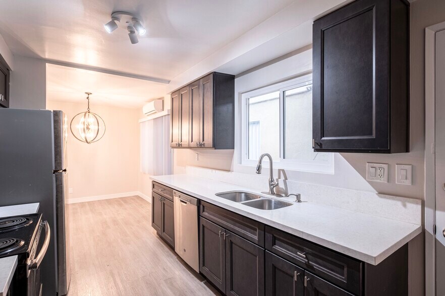 Building Photo - 1830 Federal Ave