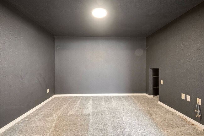 Building Photo - 1203 N 100 E