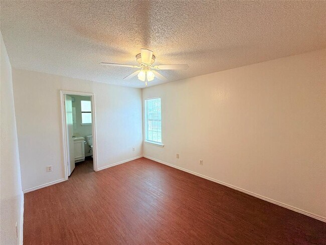Building Photo - 1215 Ridgemont St