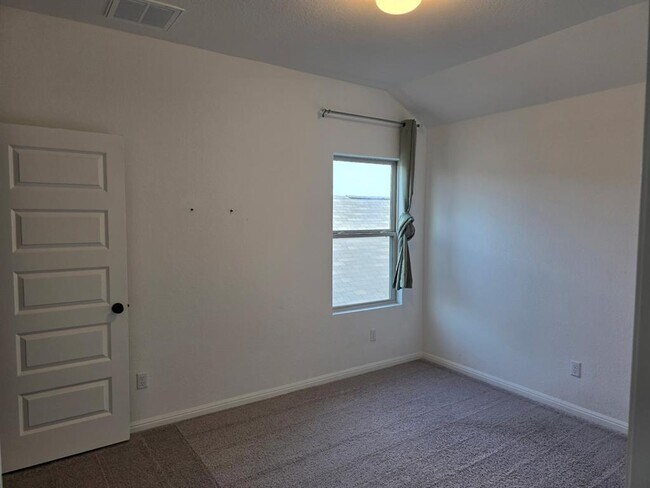 Building Photo - 348 Fluttermill Loop
