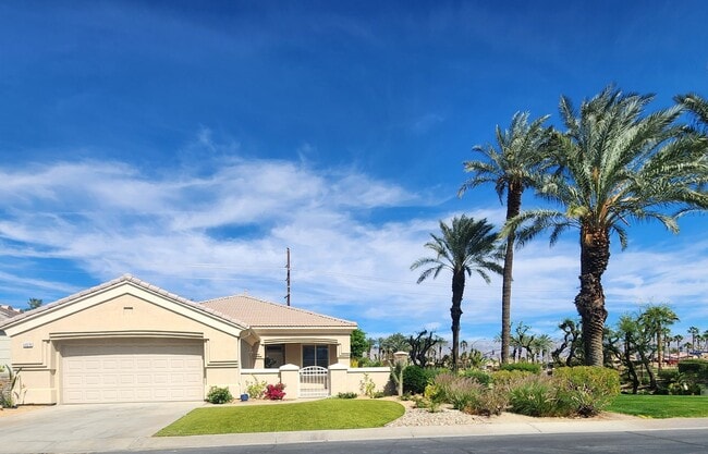 Building Photo - 44010 Royal Troon Dr