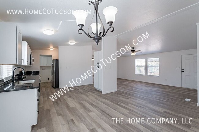 Building Photo - 2628 N Fontana Ave