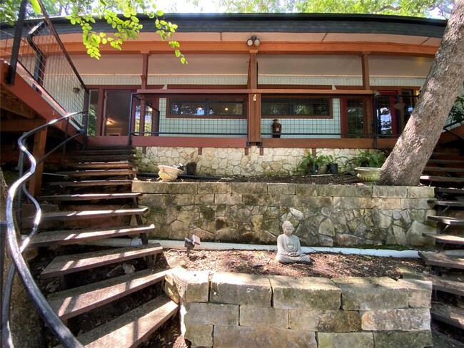 Primary Photo - 2807 Edgewater Dr